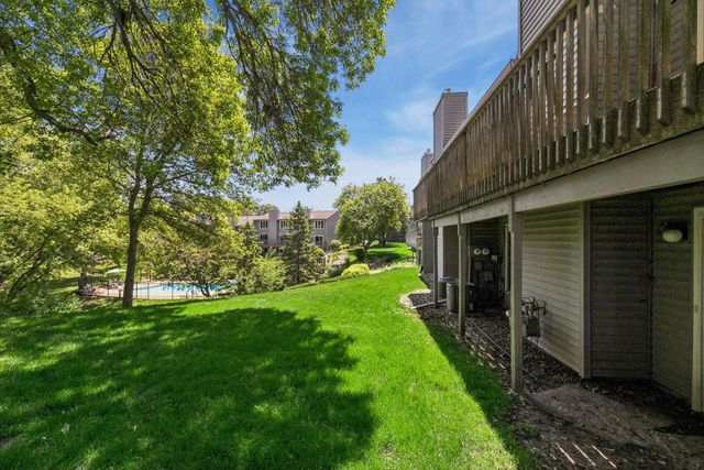 2666 Mackubin Street, Roseville, MN 55113