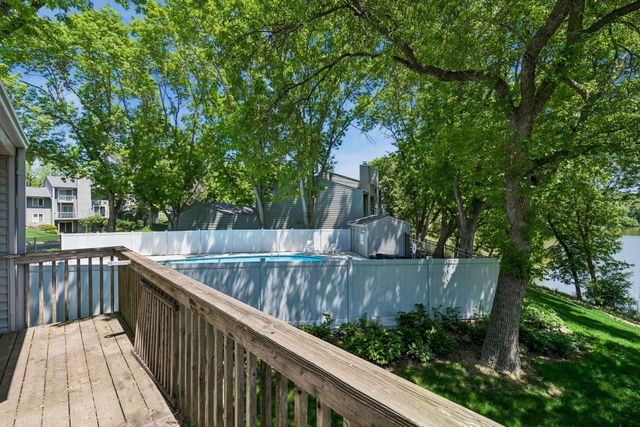 2666 Mackubin Street, Roseville, MN 55113