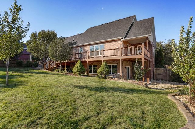 2712 W Executive Circle, Ozark, MO 65721