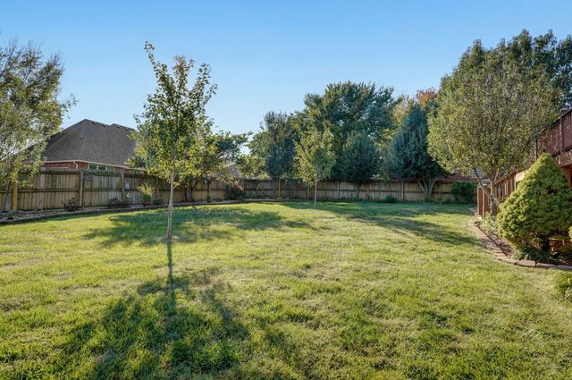 2712 W Executive Circle, Ozark, MO 65721