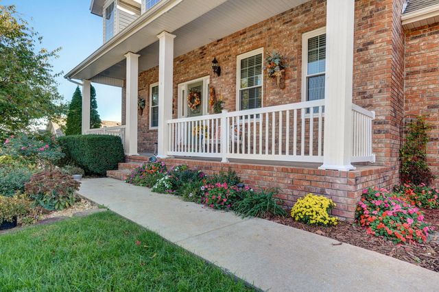 2712 W Executive Circle, Ozark, MO 65721