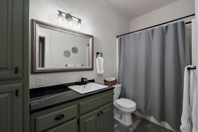 2712 W Executive Circle, Ozark, MO 65721