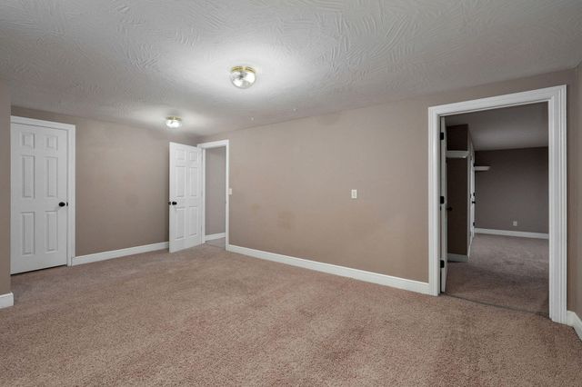 2712 W Executive Circle, Ozark, MO 65721