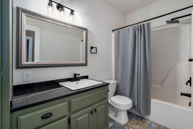 2712 W Executive Circle, Ozark, MO 65721