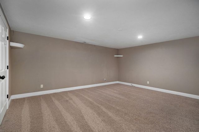 2712 W Executive Circle, Ozark, MO 65721