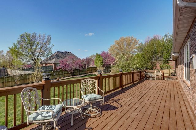 2712 W Executive Circle, Ozark, MO 65721