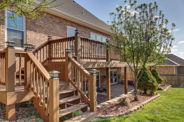 2712 W Executive Circle, Ozark, MO 65721