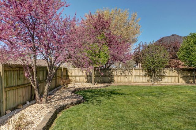 2712 W Executive Circle, Ozark, MO 65721