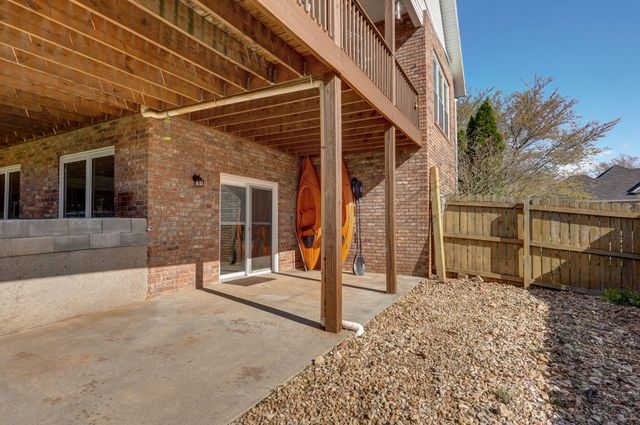 2712 W Executive Circle, Ozark, MO 65721