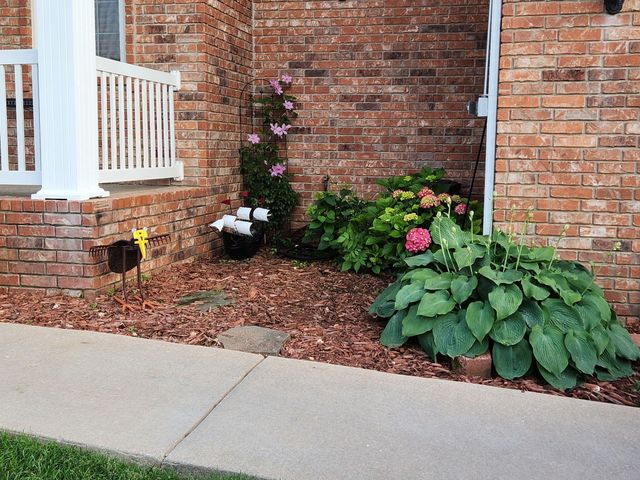 2712 W Executive Circle, Ozark, MO 65721