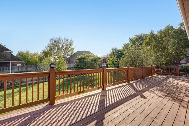 2712 W Executive Circle, Ozark, MO 65721