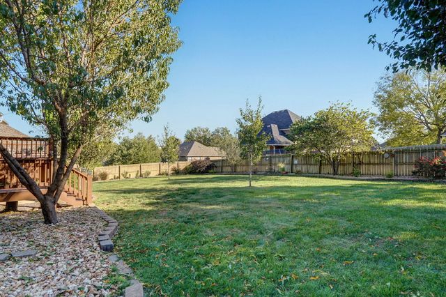 2712 W Executive Circle, Ozark, MO 65721