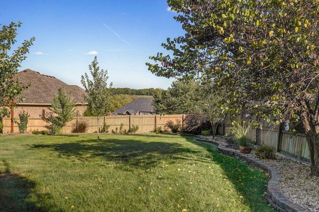 2712 W Executive Circle, Ozark, MO 65721