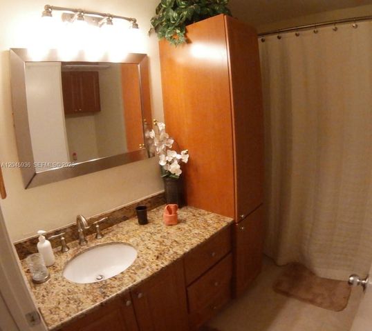 2361 NW 33rd St 604, Oakland Park, FL 33309