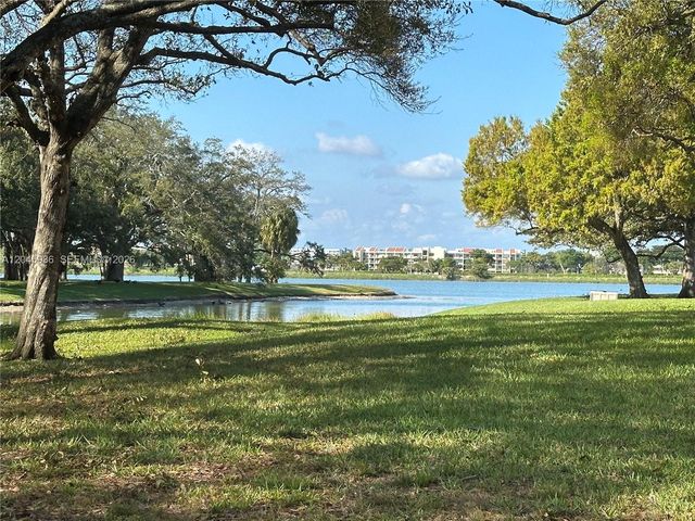2361 NW 33rd St 604, Oakland Park, FL 33309