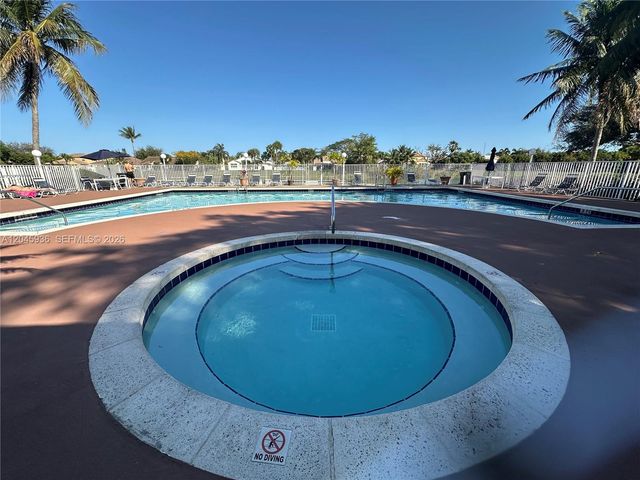 2361 NW 33rd St 604, Oakland Park, FL 33309