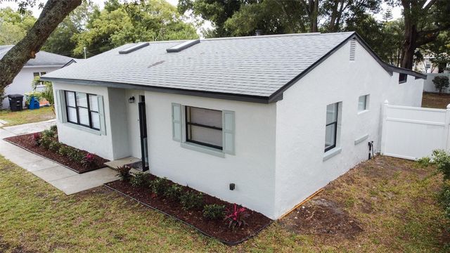 15 N SATURN AVENUE, Clearwater, FL 33755