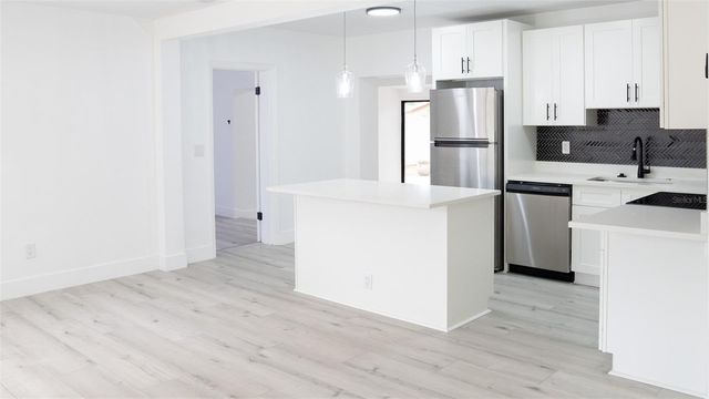 15 N SATURN AVENUE, Clearwater, FL 33755