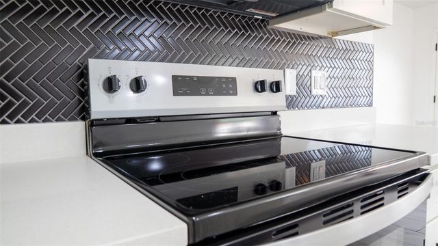 15 N SATURN AVENUE, Clearwater, FL 33755