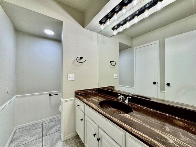 1820 Three Stars Road, Edmond, OK 73034