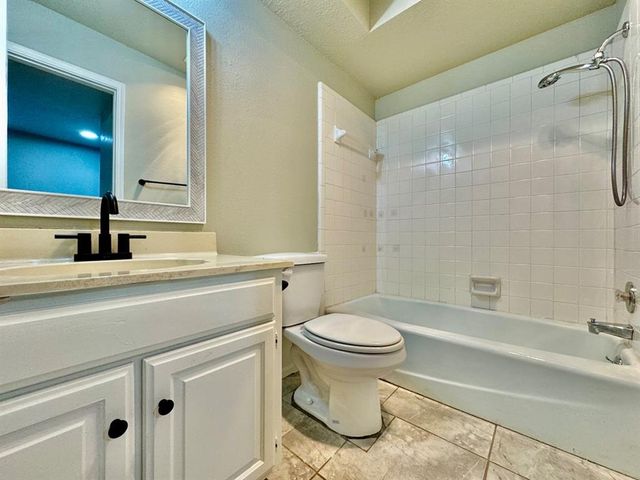 1820 Three Stars Road, Edmond, OK 73034