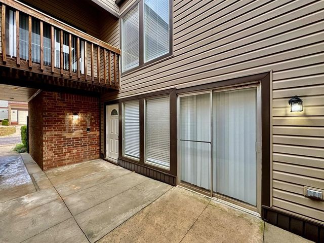 1820 Three Stars Road, Edmond, OK 73034