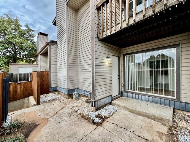 1820 Three Stars Road, Edmond, OK 73034
