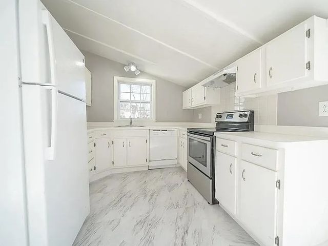 144 Crescent St 1, Quincy, MA 02169
