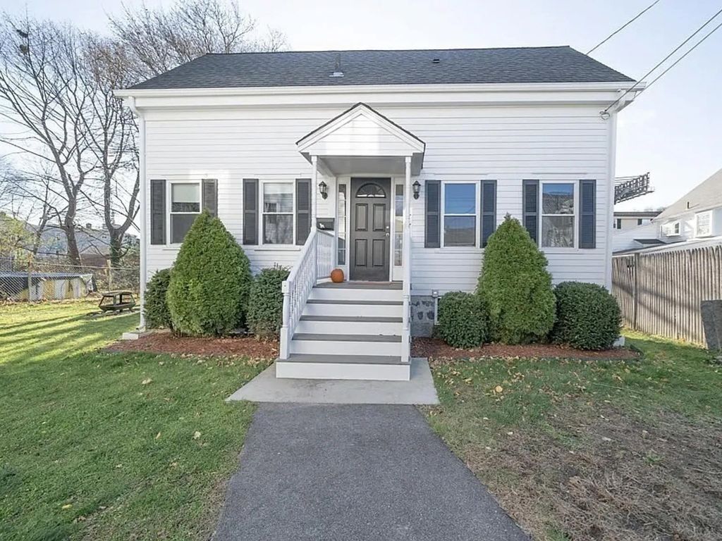 144 Crescent St 1, Quincy, MA 02169