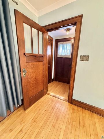 2905 E 5th St, Superior, WI 54880
