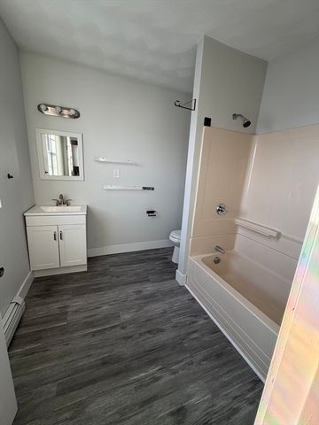 539-541 North Front Street 3R, New Bedford, MA 02745