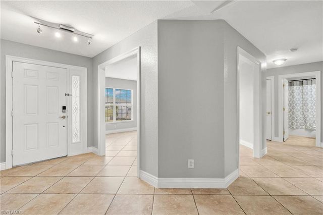 1016 NE 36th TER, Cape Coral, FL 33909