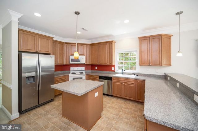 15722 BRANDYWINE RD, Dumfries, VA 22025