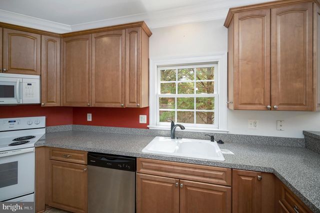 15722 BRANDYWINE RD, Dumfries, VA 22025