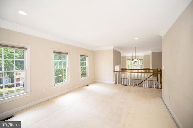 15722 BRANDYWINE RD, Dumfries, VA 22025