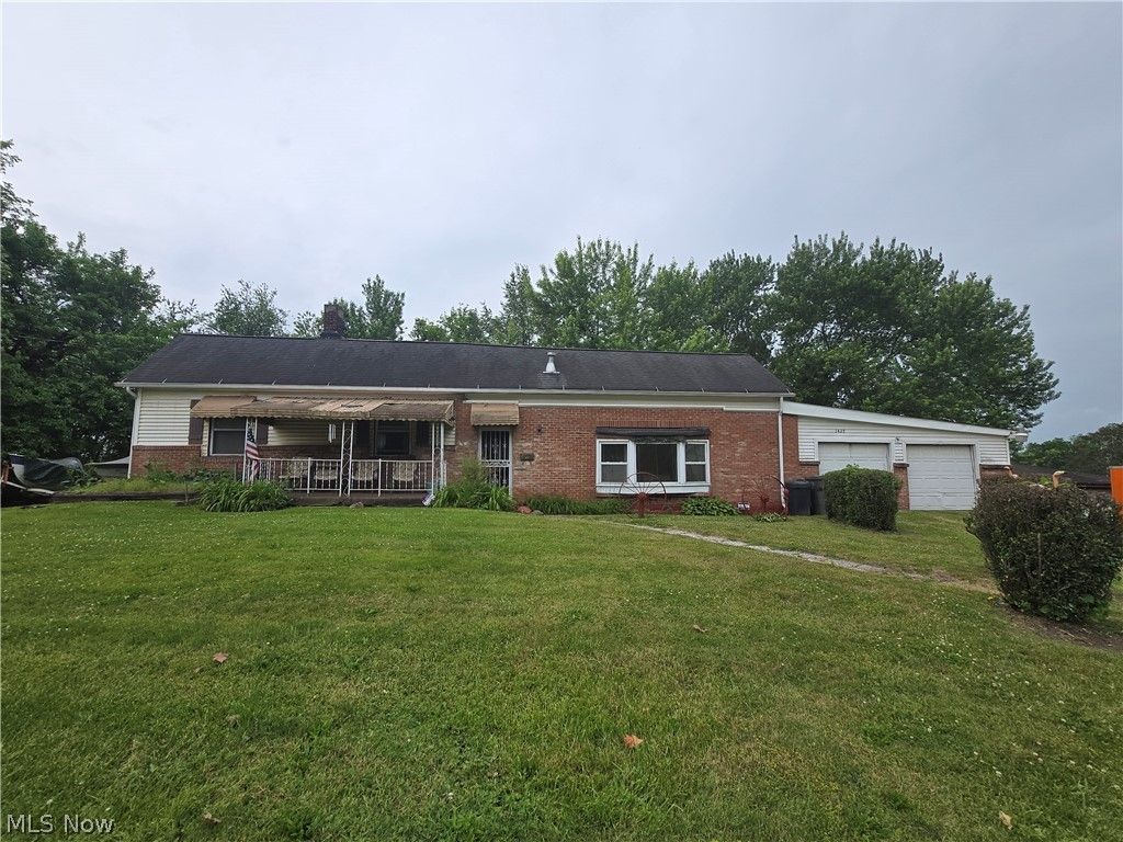 1427 Hawn Street, Youngstown, OH 44506