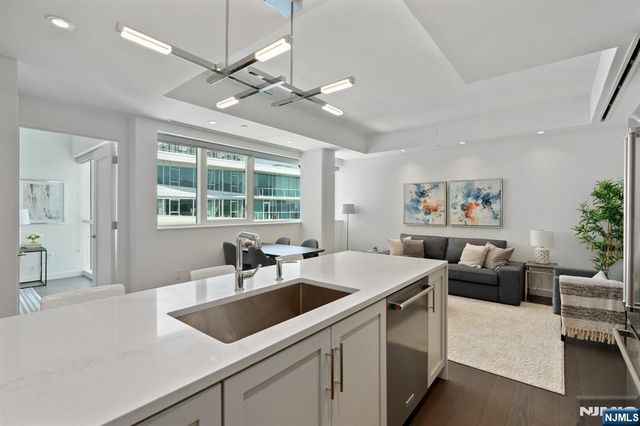 800 Ave At Port Imperial Boulevard 914, Weehawken, NJ 07086