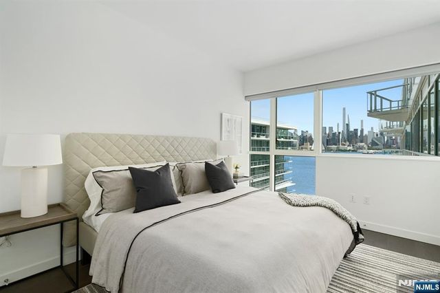 800 Ave At Port Imperial Boulevard 914, Weehawken, NJ 07086