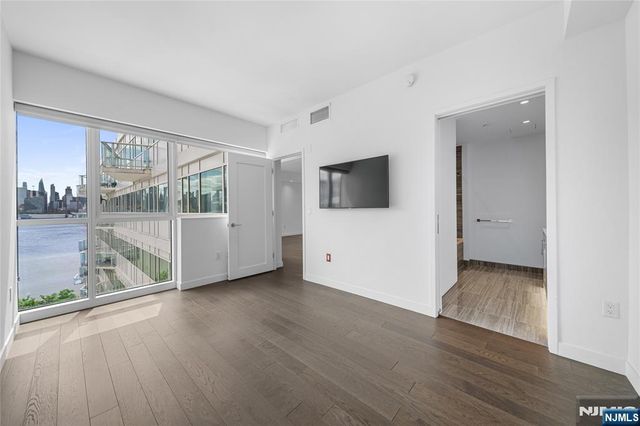 800 Ave At Port Imperial Boulevard 914, Weehawken, NJ 07086