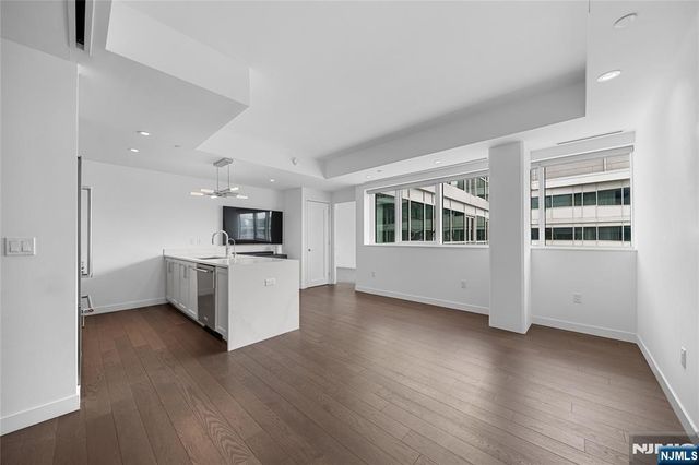 800 Ave At Port Imperial Boulevard 914, Weehawken, NJ 07086