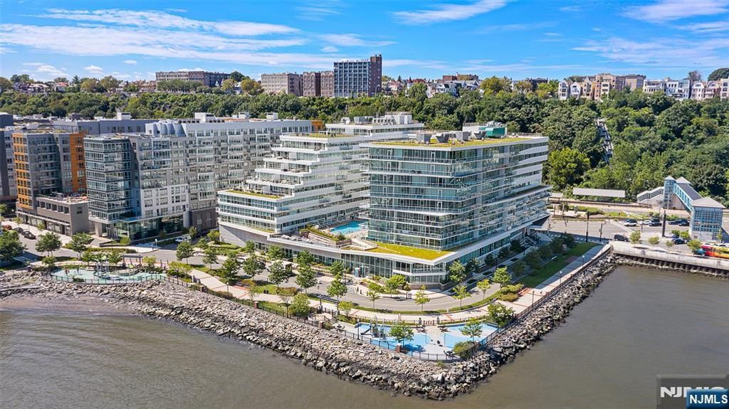800 Ave At Port Imperial Boulevard 914, Weehawken, NJ 07086