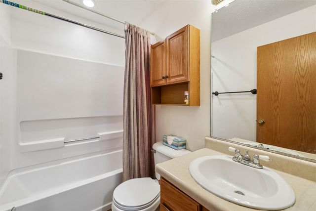 2716 River Ridge Road, Des Moines, IA 50320