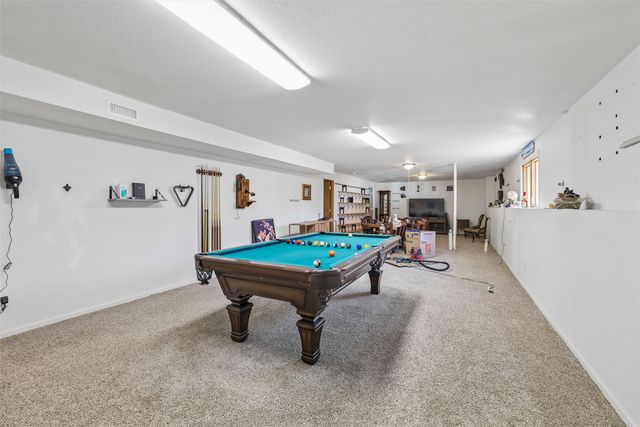 2716 River Ridge Road, Des Moines, IA 50320