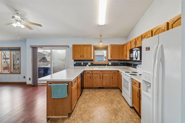 2716 River Ridge Road, Des Moines, IA 50320