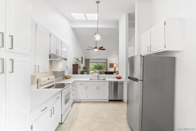 17909 Avenida Alozdra, San Diego, CA 92128