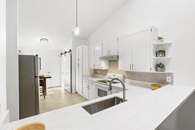 17909 Avenida Alozdra, San Diego, CA 92128