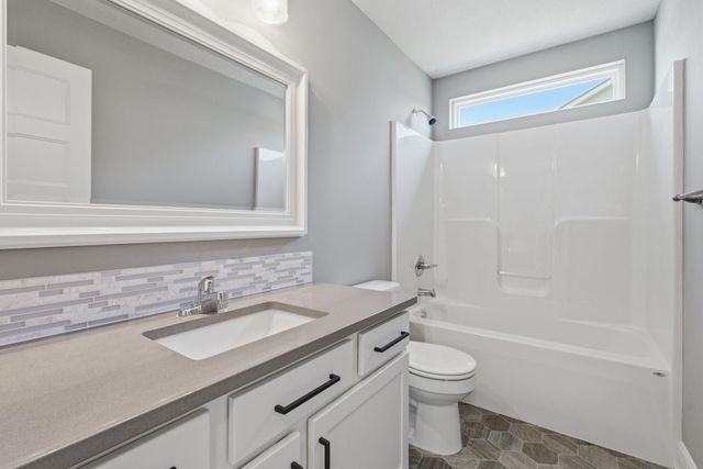 1021 W Ledgestone, Andover, KS 67002