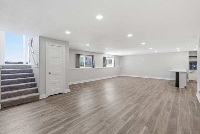 1021 W Ledgestone, Andover, KS 67002