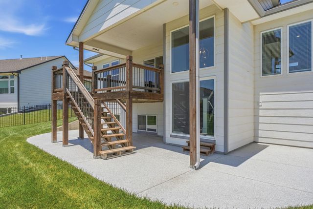 1021 W Ledgestone, Andover, KS 67002