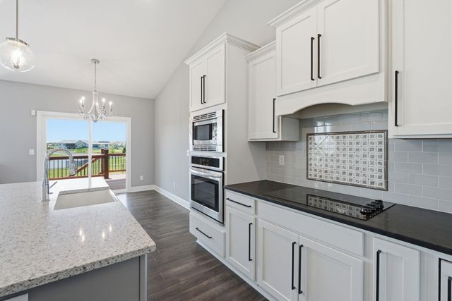 1021 W Ledgestone, Andover, KS 67002